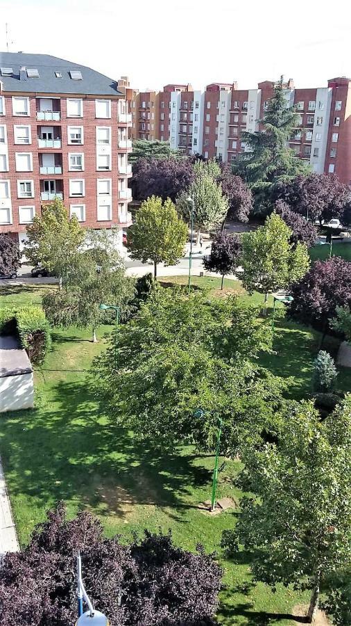 شقة Housingleon - Conde Duplex Con Garaje Gratuito المظهر الخارجي الصورة
